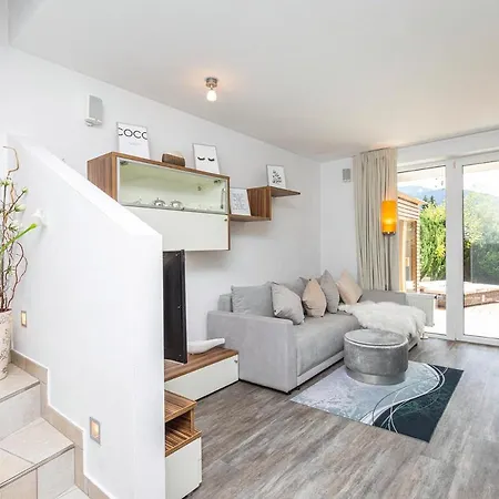 Enjoy One Апартаменты *